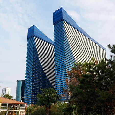 Lux Apart Hotel 555 巴统 外观 照片