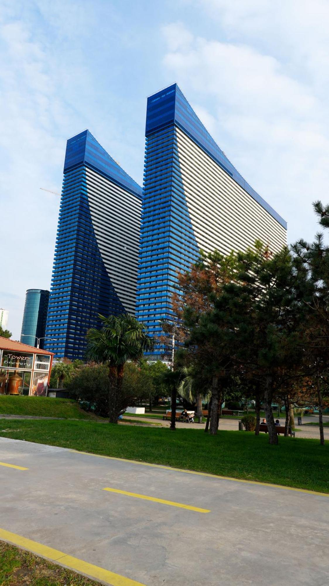 Lux Apart Hotel 555 巴统 外观 照片