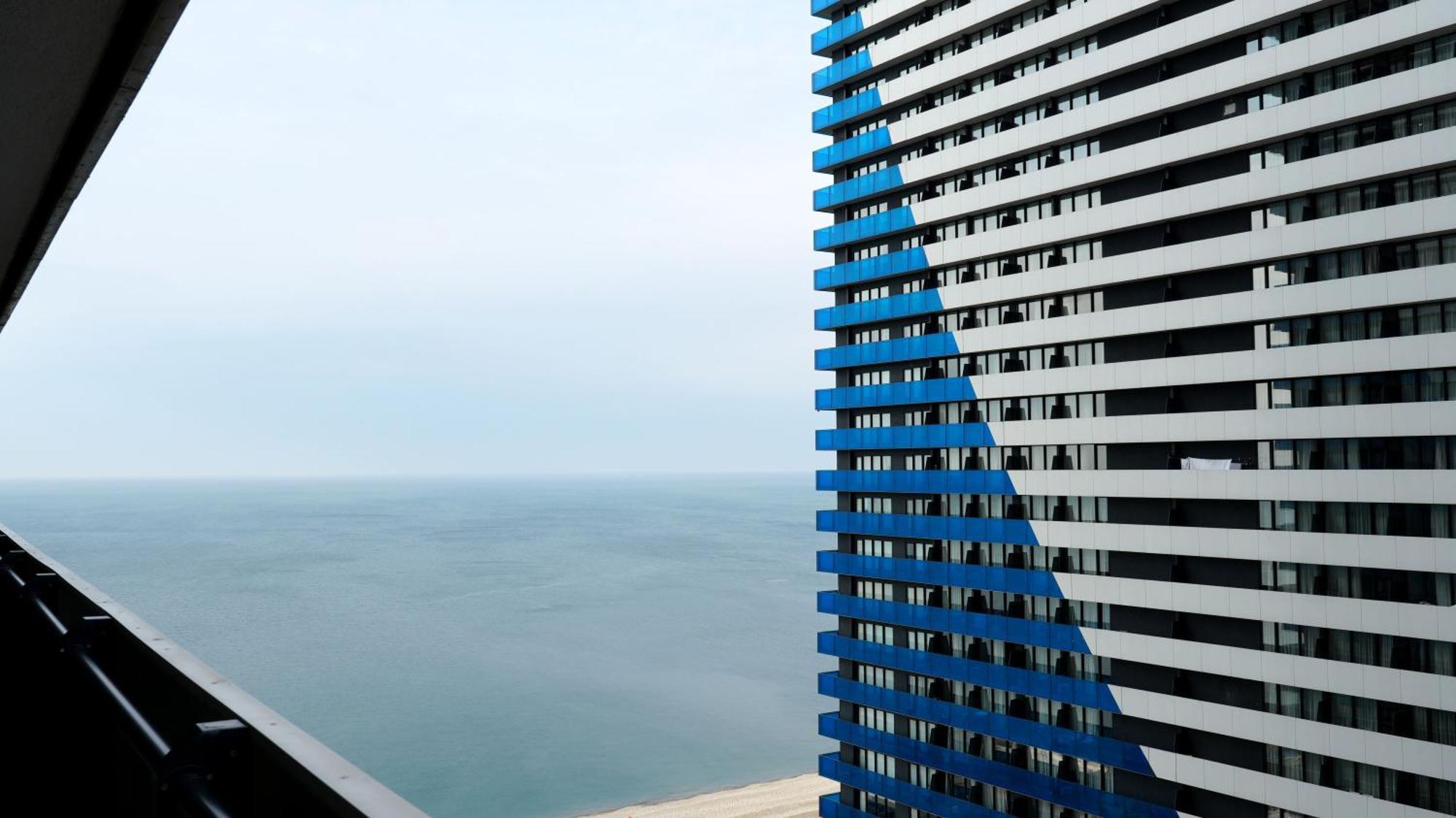 Lux Apart Hotel 555 巴统 外观 照片