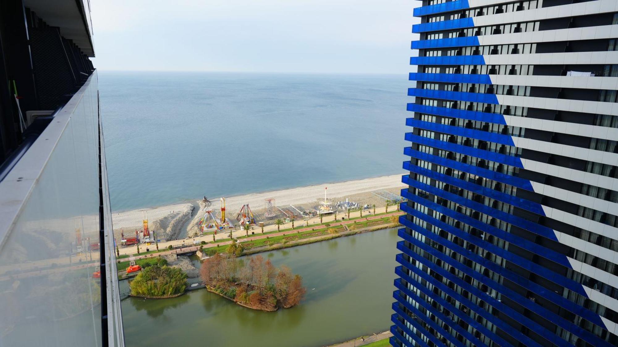 Lux Apart Hotel 555 巴统 外观 照片