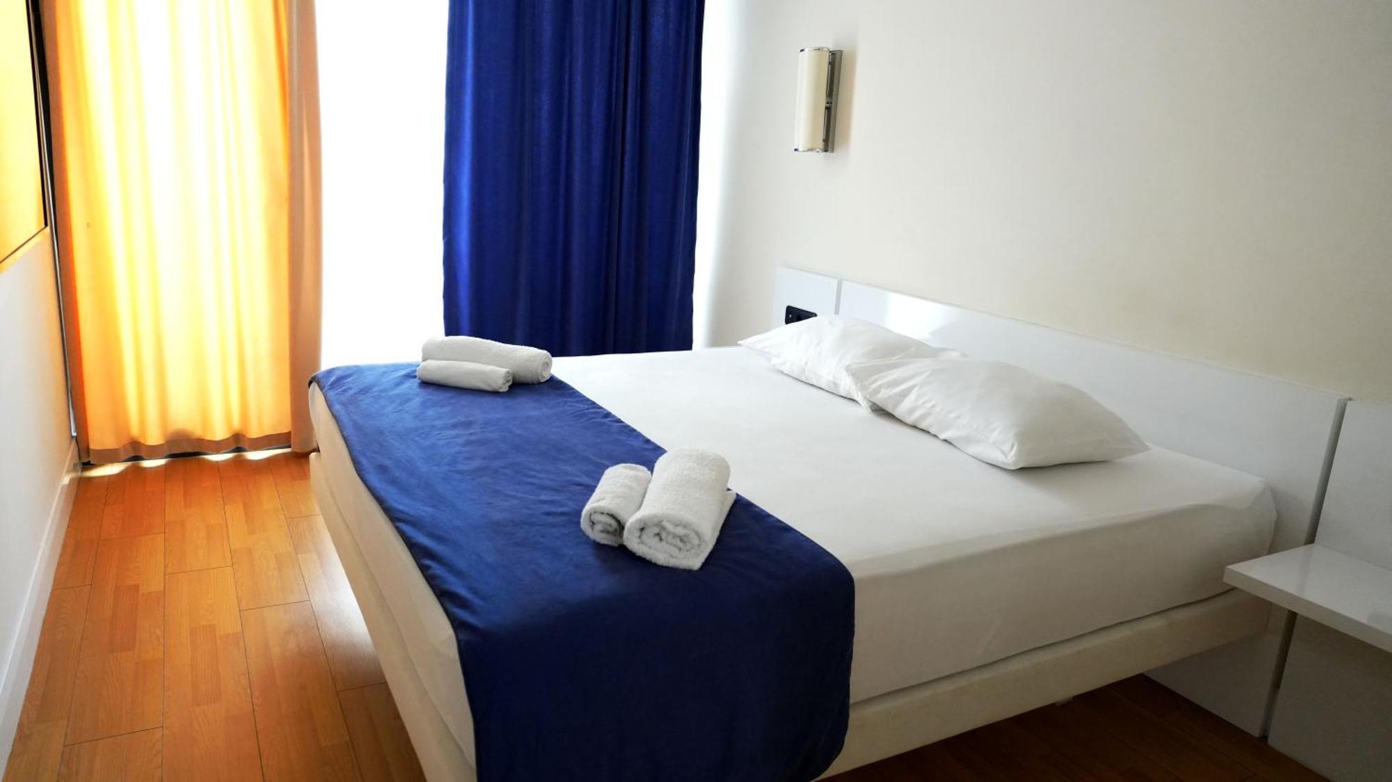 Lux Apart Hotel 555 巴统 外观 照片