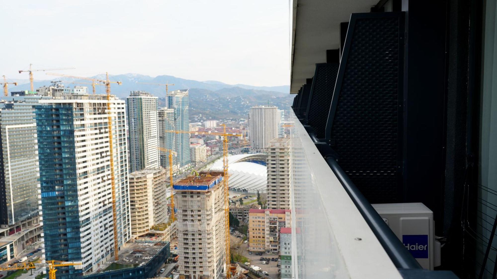 Lux Apart Hotel 555 巴统 外观 照片
