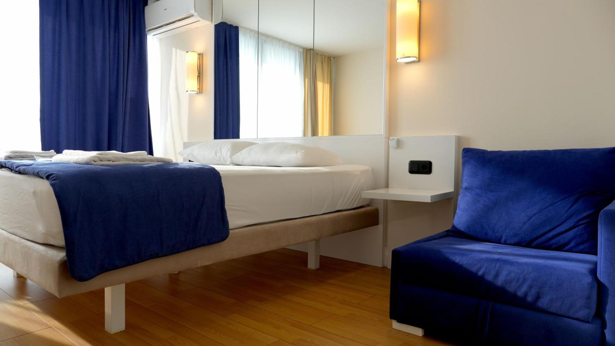 Lux Apart Hotel 555 巴统 外观 照片