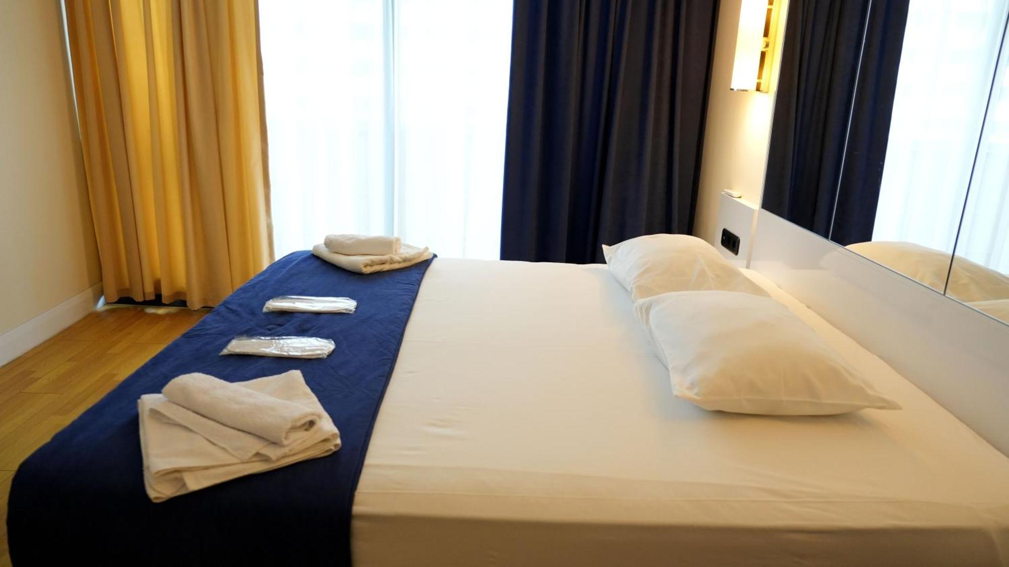 Lux Apart Hotel 555 巴统 外观 照片