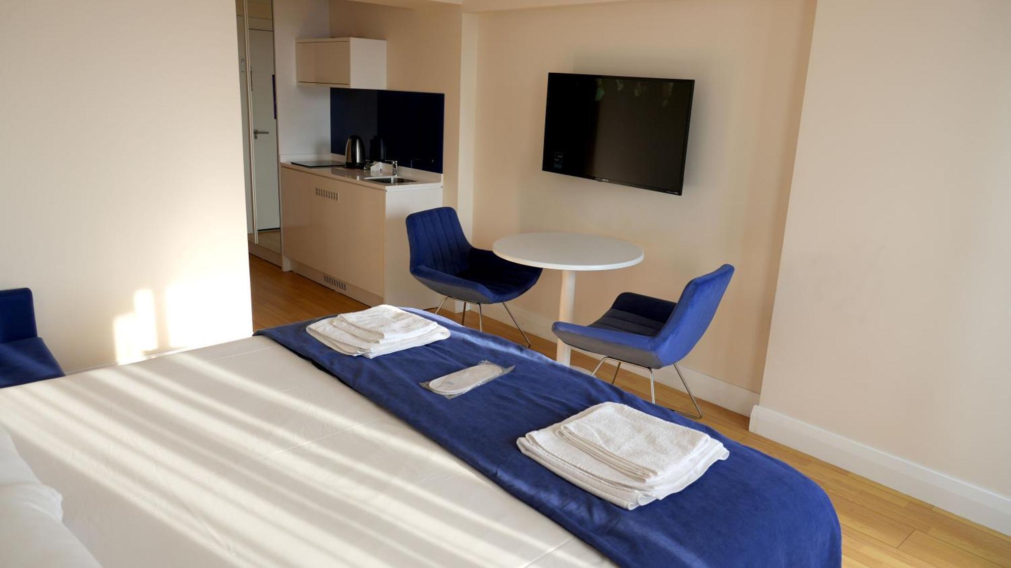 Lux Apart Hotel 555 巴统 外观 照片