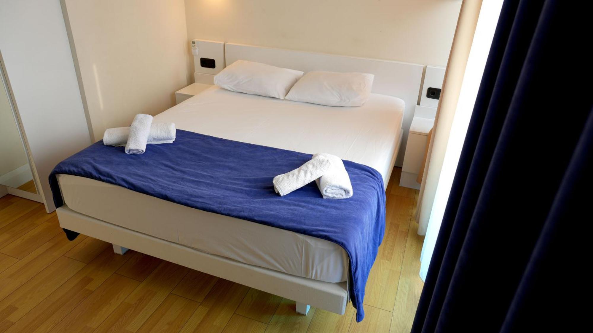 Lux Apart Hotel 555 巴统 外观 照片