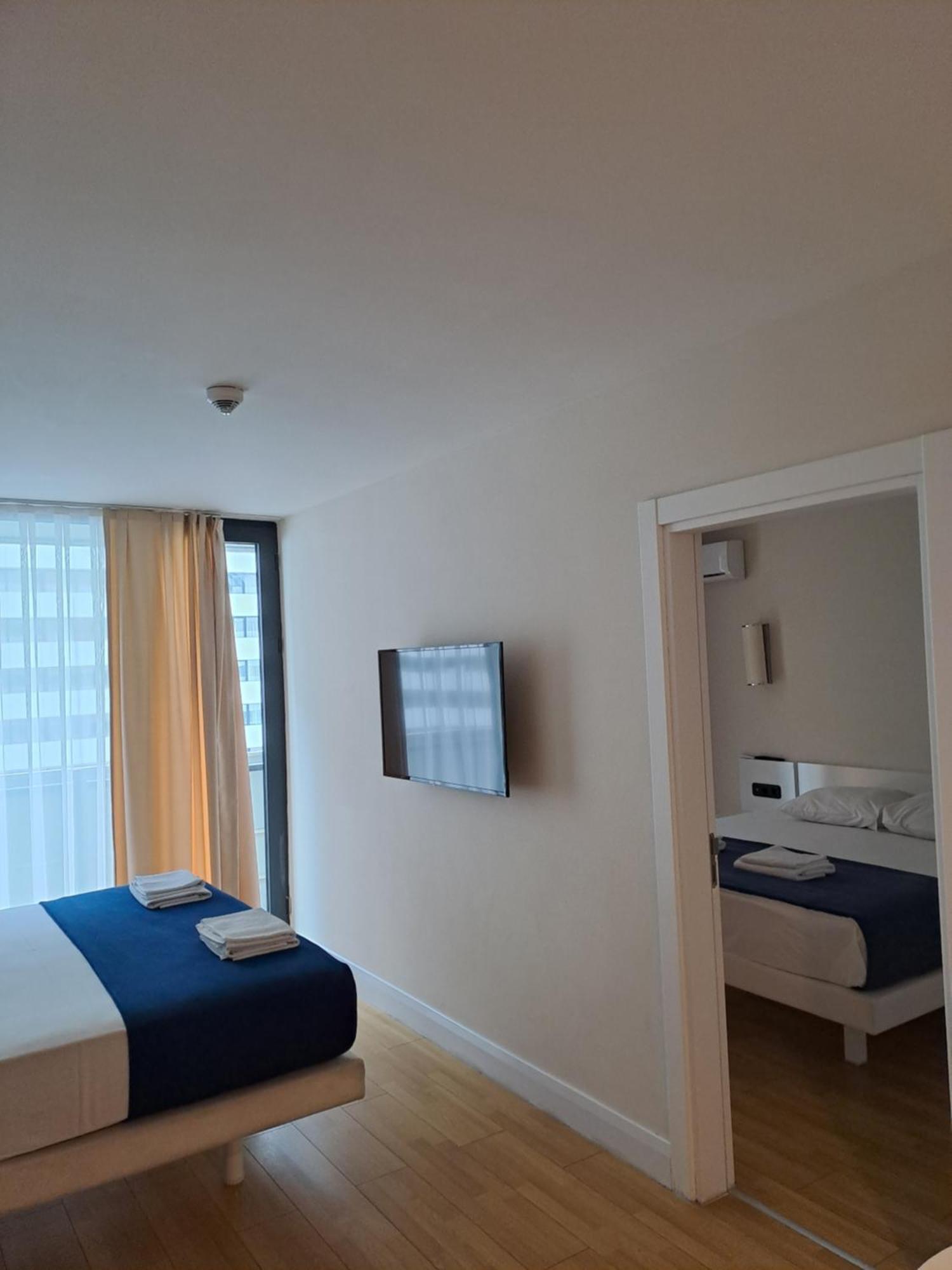 Lux Apart Hotel 555 巴统 客房 照片