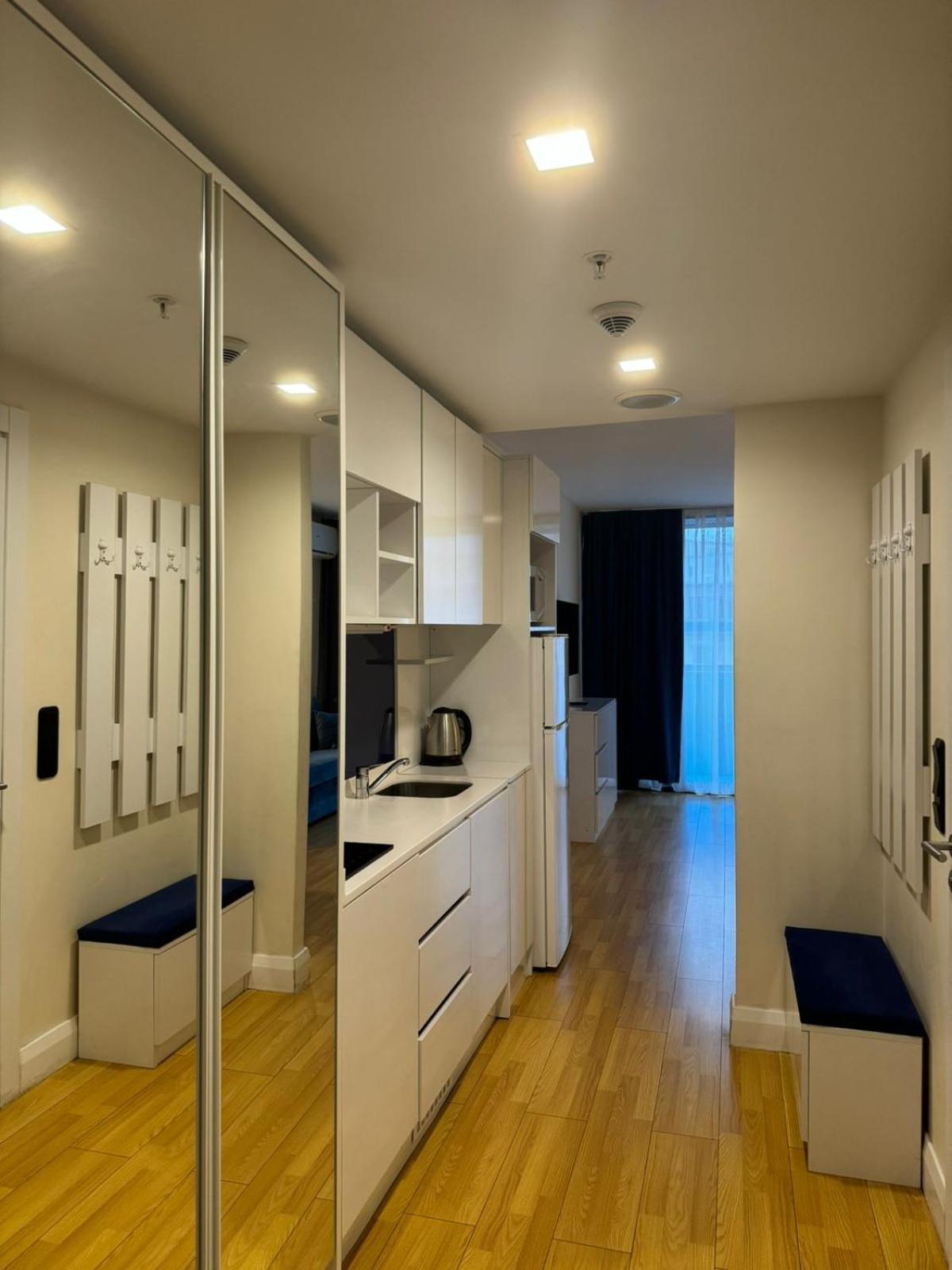Lux Apart Hotel 555 巴统 客房 照片