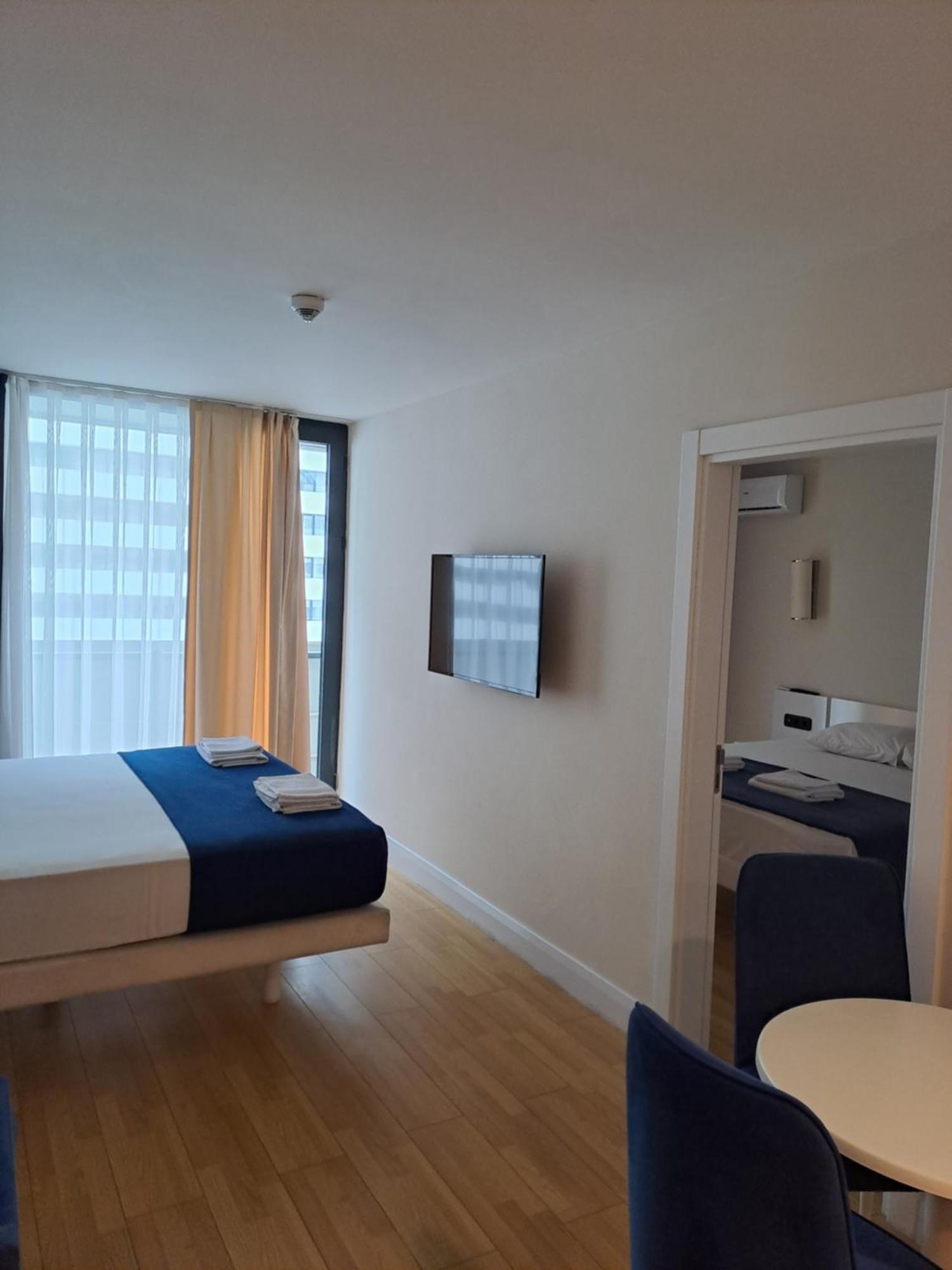Lux Apart Hotel 555 巴统 客房 照片