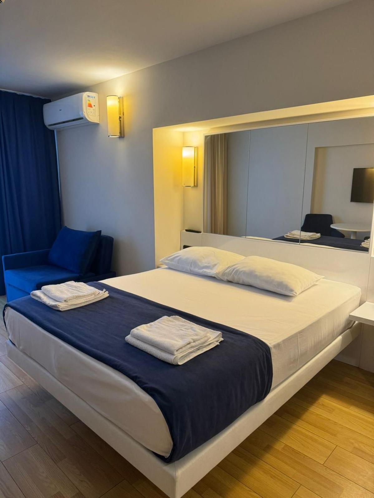 Lux Apart Hotel 555 巴统 客房 照片
