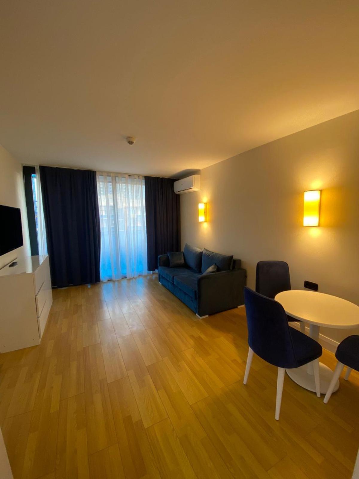 Lux Apart Hotel 555 巴统 客房 照片