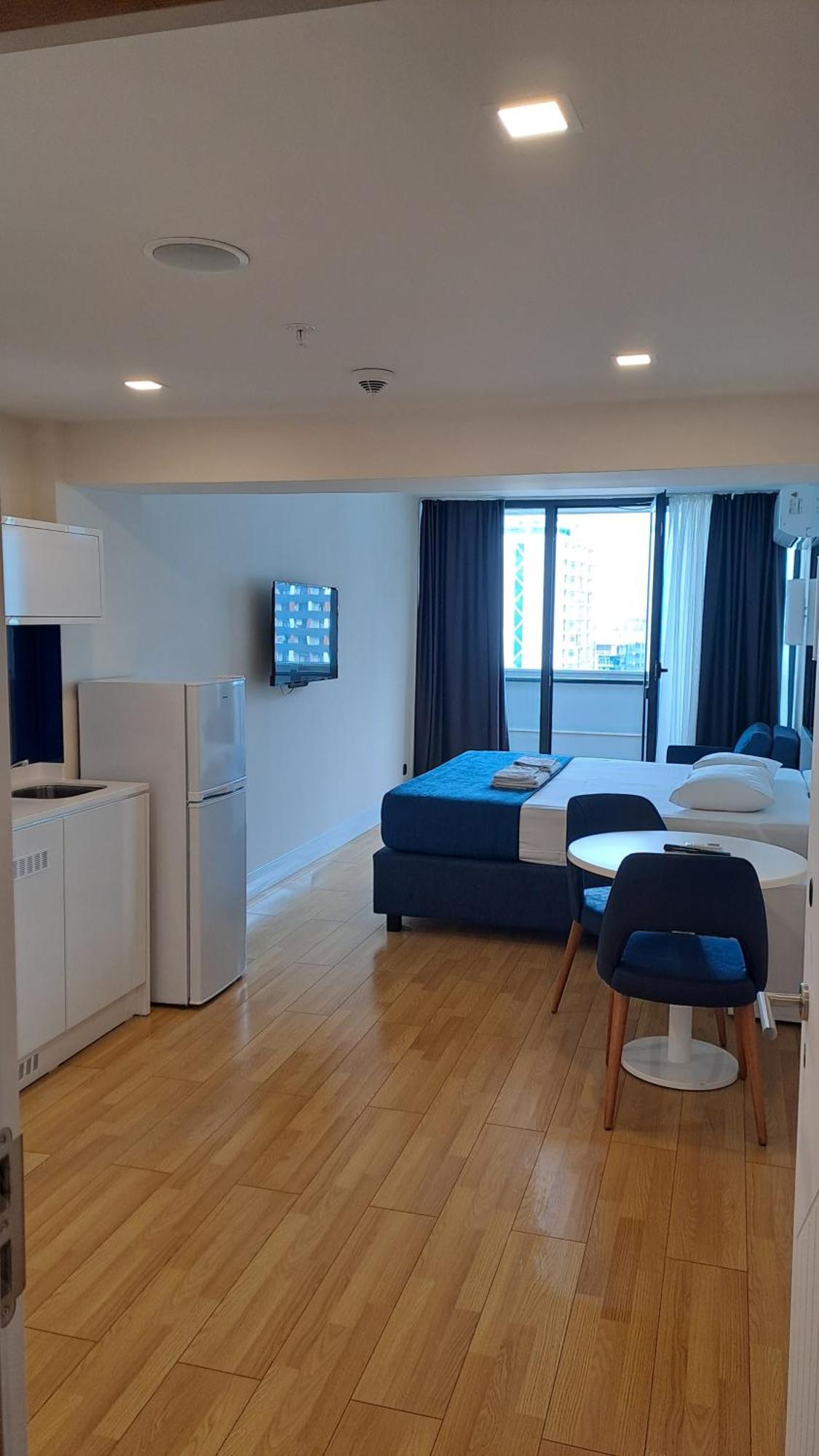 Lux Apart Hotel 555 巴统 客房 照片