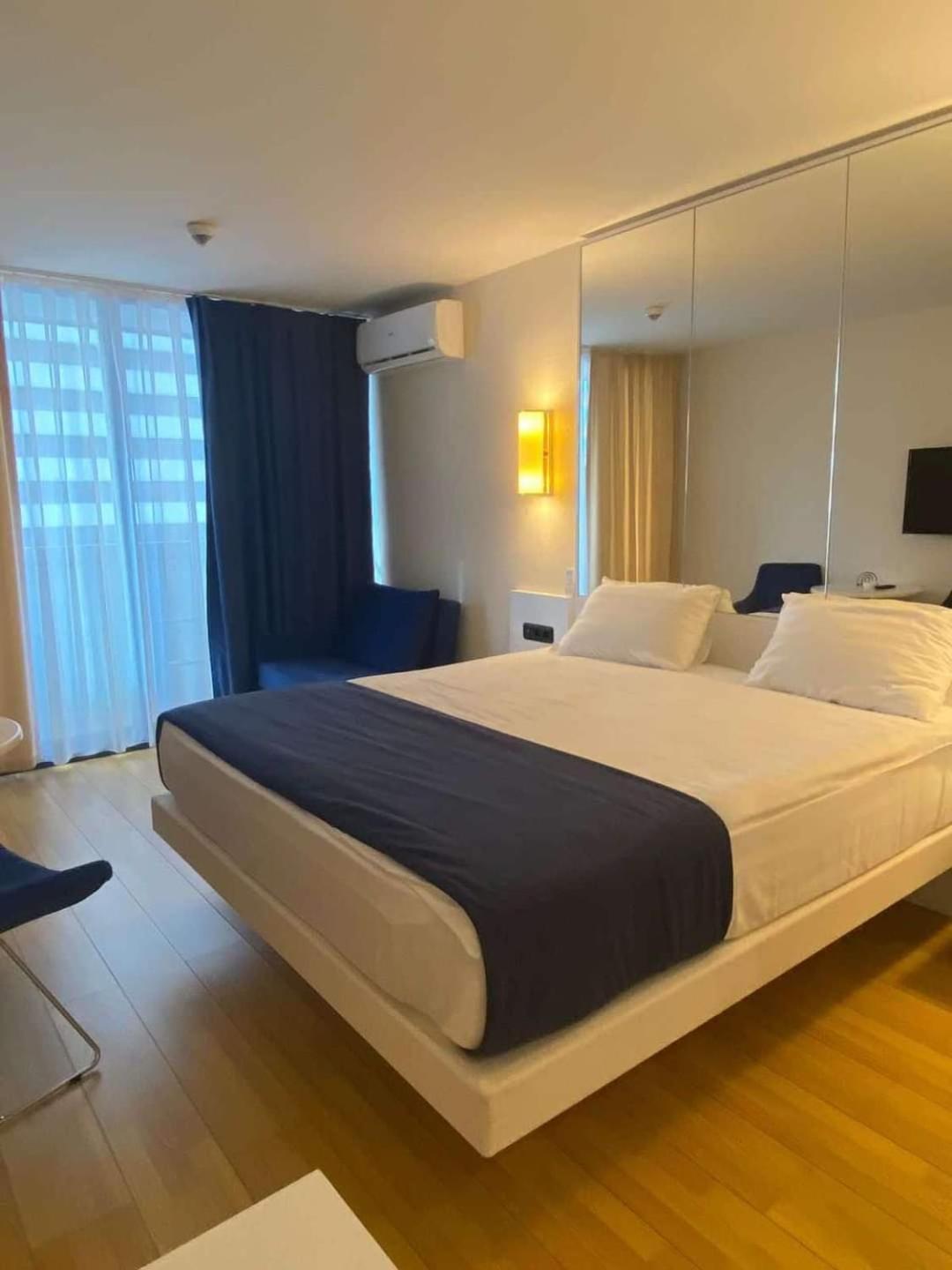 Lux Apart Hotel 555 巴统 外观 照片